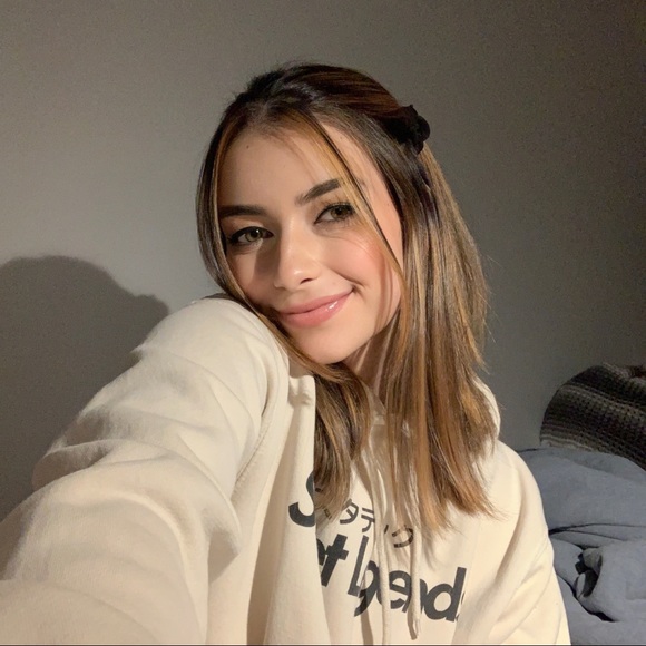 Meet your Posher, Hana - Picture 1 of 1